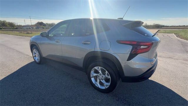 2025 Chevrolet Trax LS