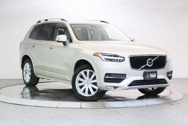 2016 Volvo XC90 T6 Momentum