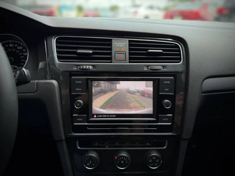 2021 Volkswagen Golf TSI