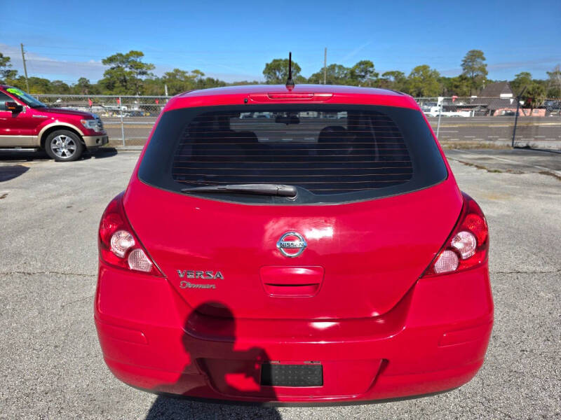2011 Nissan Versa 1.8 S
