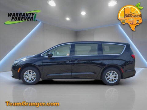 2025 Chrysler Voyager LX