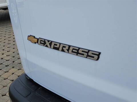 2025 Chevrolet Express 2500