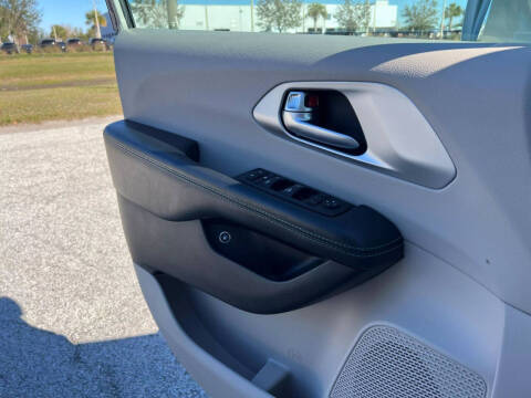 2017 Chrysler Pacifica Hybrid Platinum