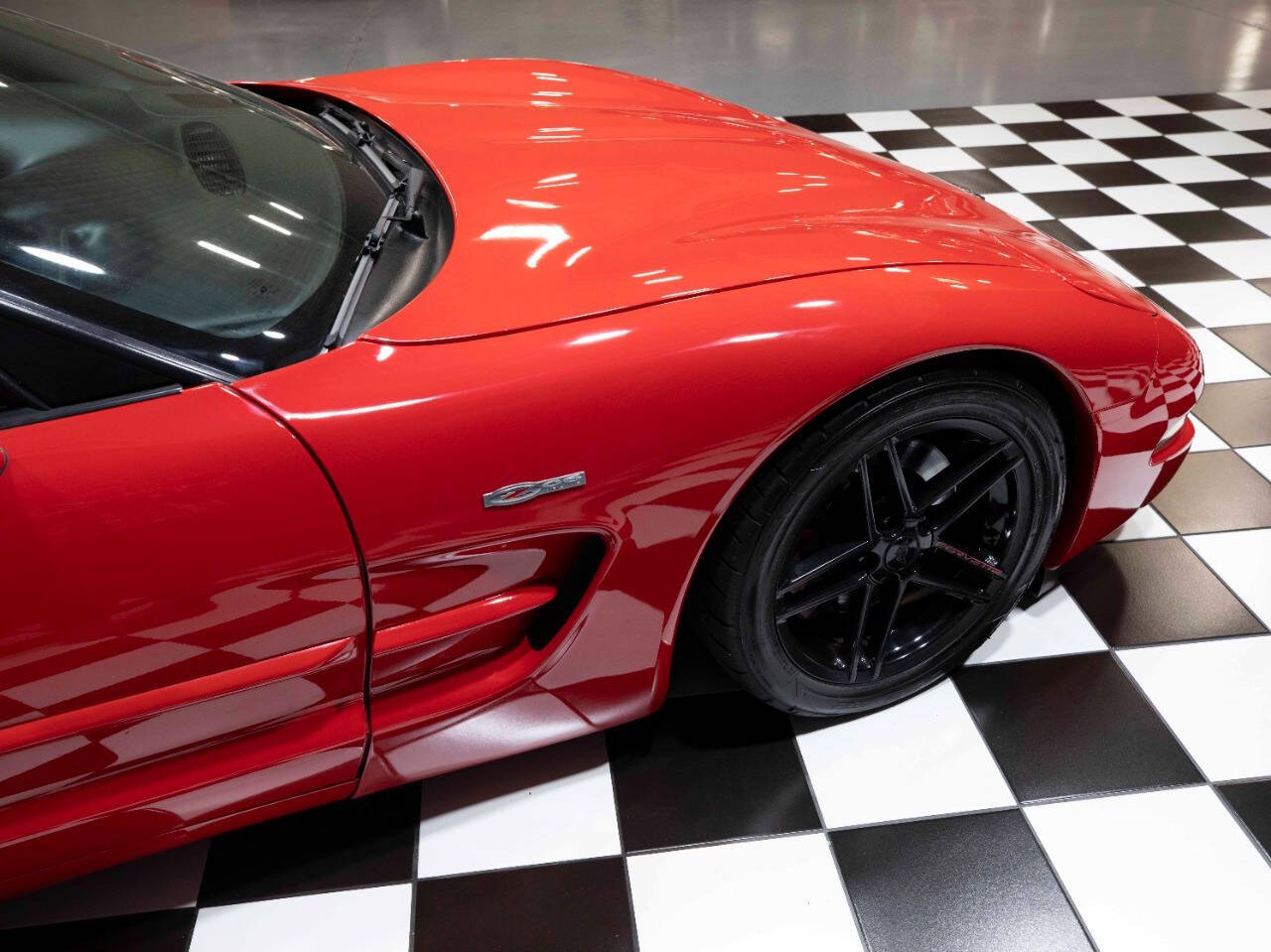 2004 Chevrolet Corvette 12