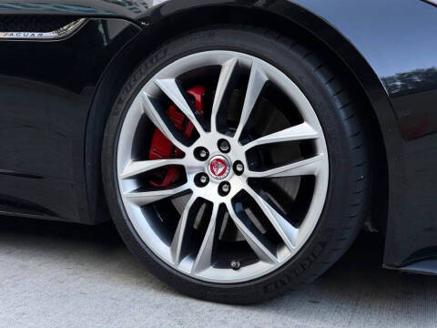 2016 Jaguar F-TYPE R