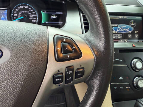 2015 Ford Taurus SEL