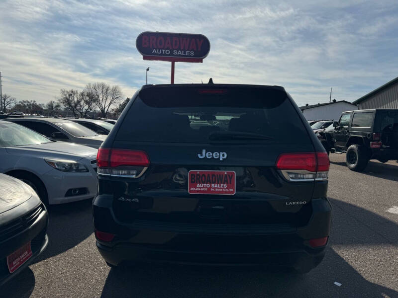 2014 Jeep Grand Cherokee Laredo photo 25