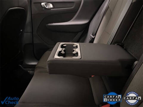 2025 Volvo XC40 B5 Core Bright Theme