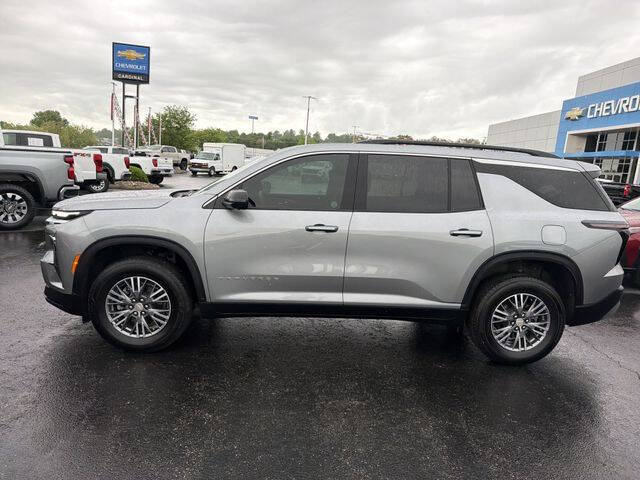 2025 Chevrolet Traverse LT