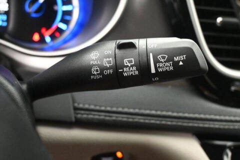 2024 Chrysler Pacifica Plug-In Hybrid Select