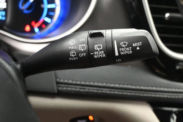 2024 Chrysler Pacifica Plug-In Hybrid Select