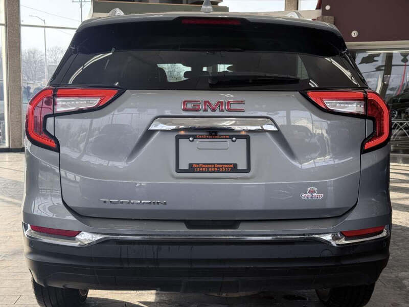 2023 GMC Terrain SLT