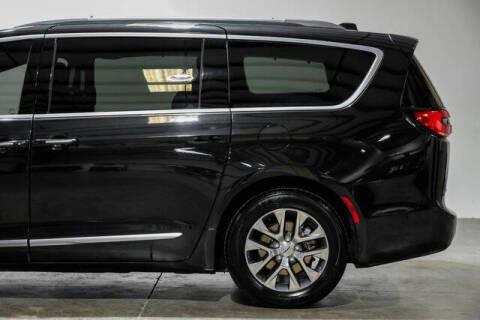 2022 Chrysler Pacifica Hybrid Pinnacle