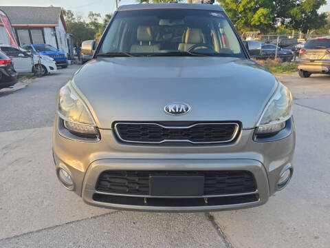 2013 Kia Soul +