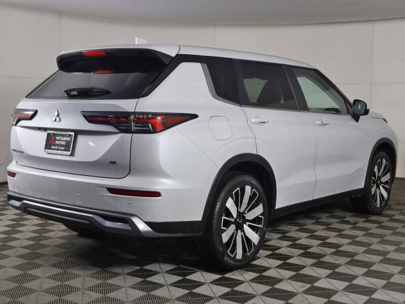 2026 Mitsubishi Outlander SE