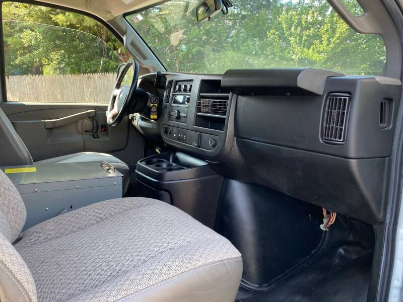 2017 Chevrolet Express 2500