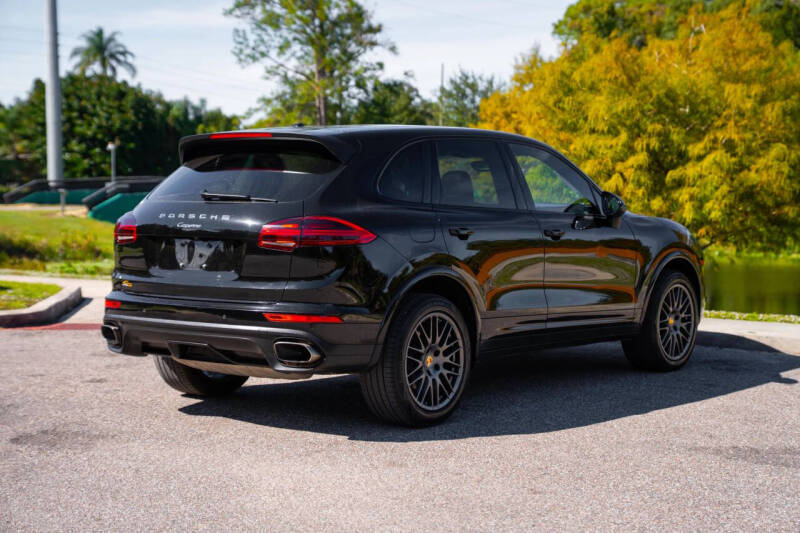 2017 Porsche Cayenne Platinum Edition