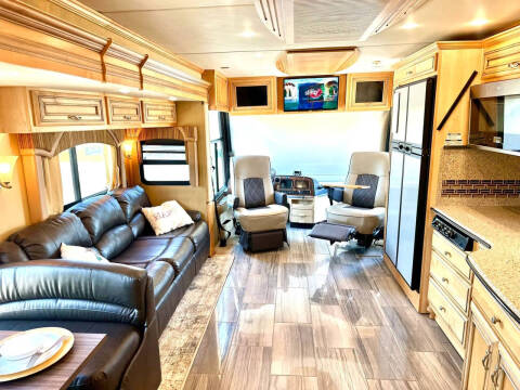 2014 Freightliner XCR Chassis