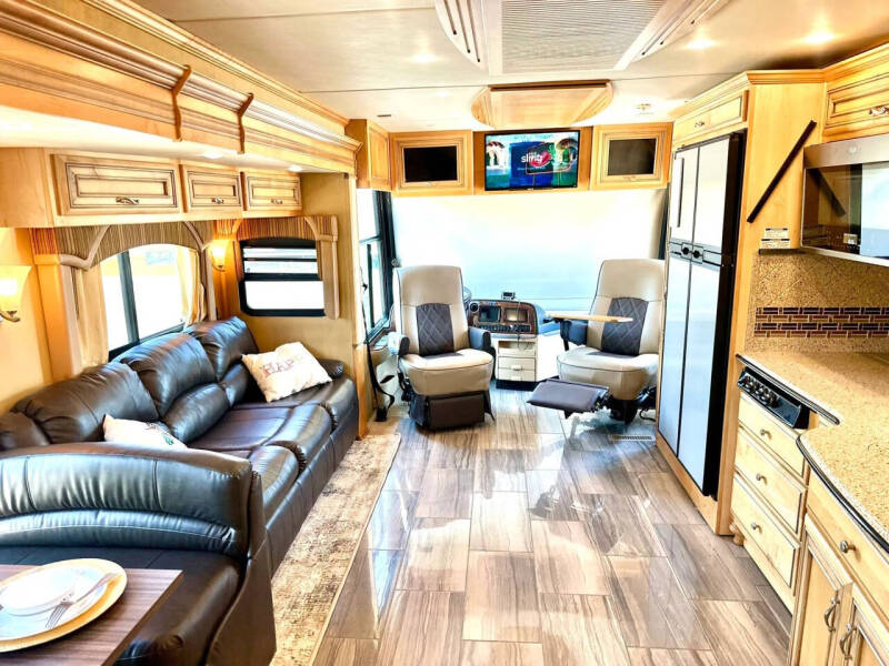 2014 Freightliner XCR Chassis