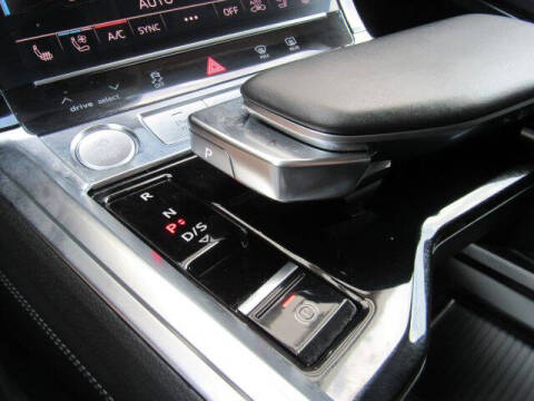 2019 Audi e-tron quattro Prestige