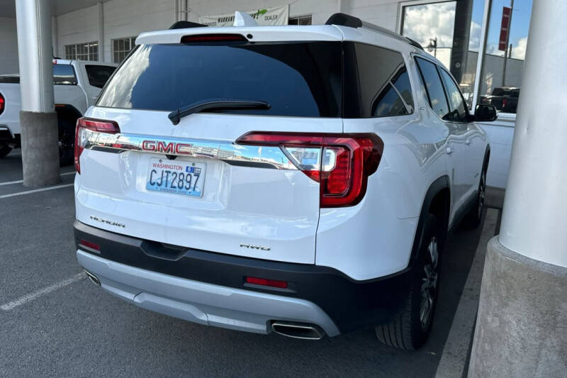 2023 GMC Acadia SLT