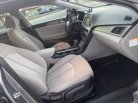 2017 Hyundai Sonata Hybrid SE