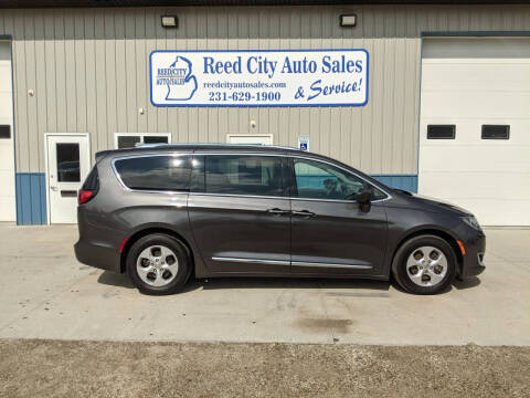 2017 Chrysler Pacifica Touring-L Plus