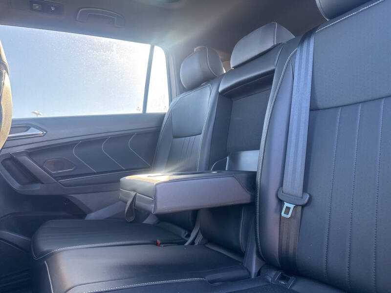 2024 Volkswagen Tiguan SE R-Line Black