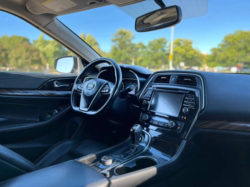 2016 Nissan Maxima Platinum