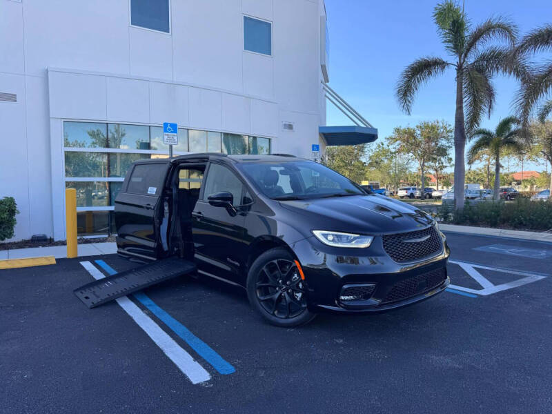 2021 Chrysler Pacifica Touring L