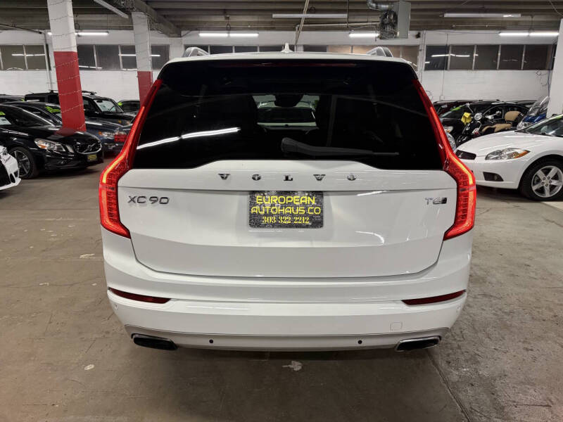 2016 Volvo XC90 T6 Momentum