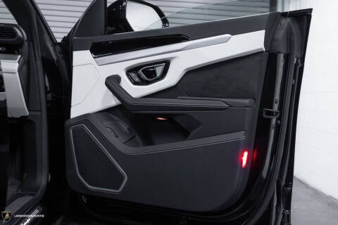 2023 Lamborghini Urus S