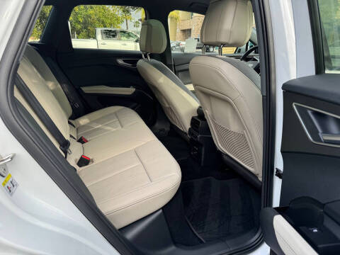 2024 Audi Q4 e-tron quattro Premium Plus 55