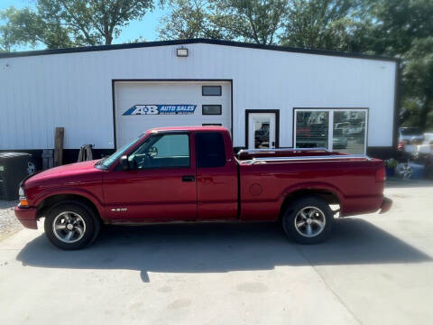 2001 Chevrolet S-10 for sale at A & B AUTO SALES in Chillicothe MO