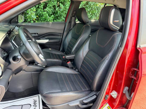 2020 Nissan Kicks SR