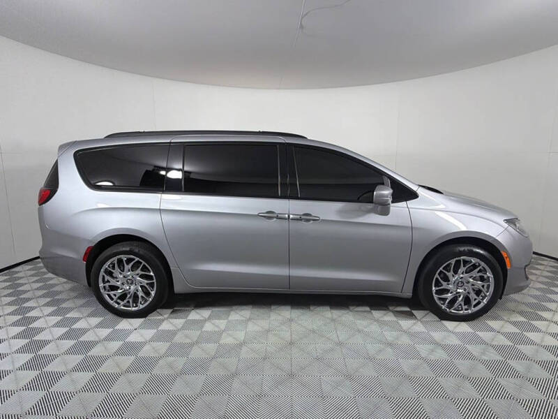 2020 Chrysler Pacifica Launch Edition