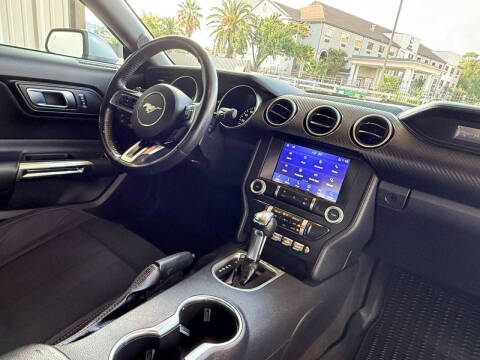 2021 Ford Mustang EcoBoost