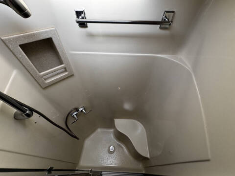 2018 Tiffin Allegro RED