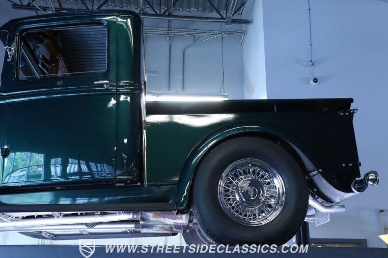 1932 Ford F-100