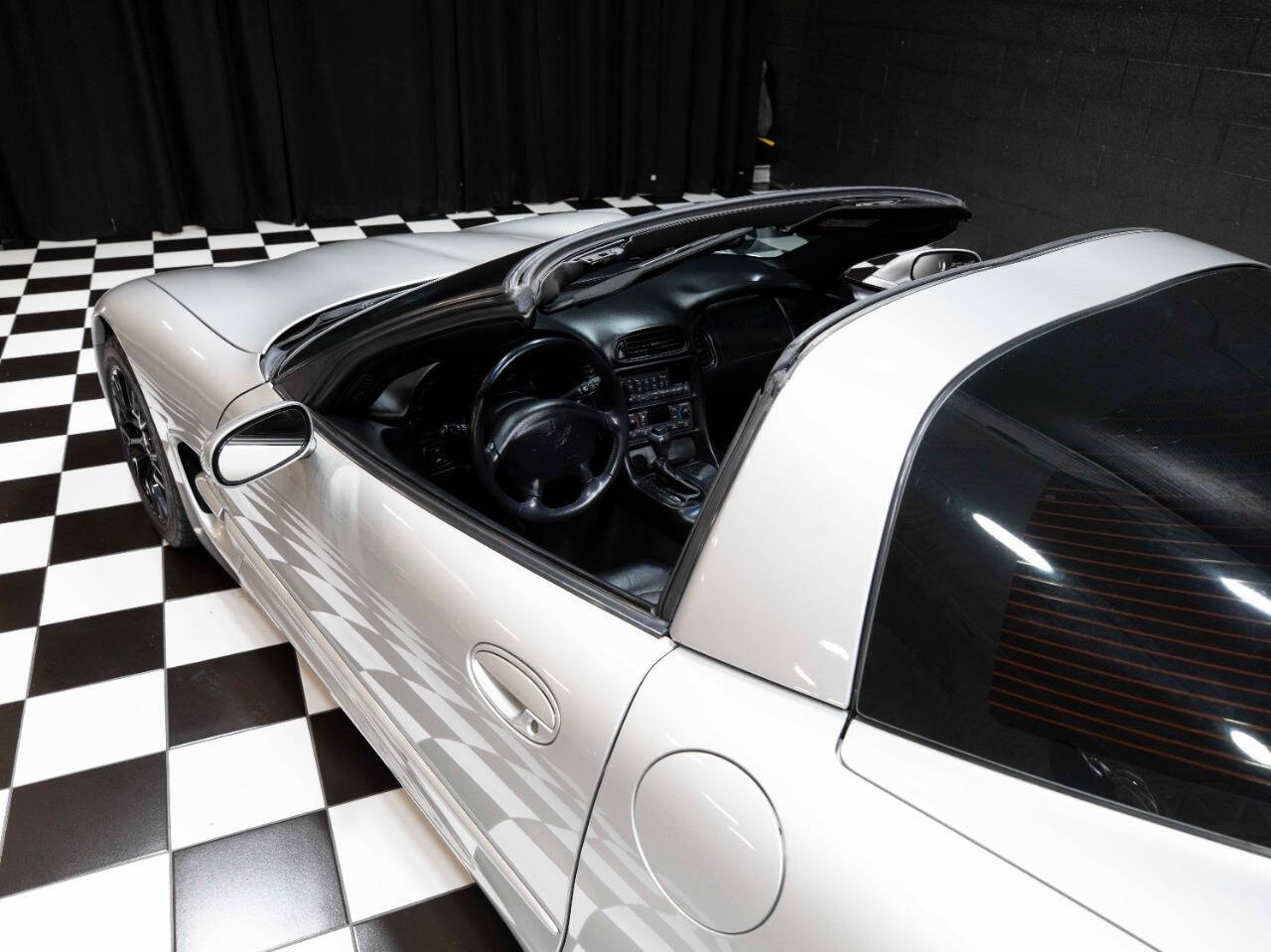 2004 Chevrolet Corvette 49