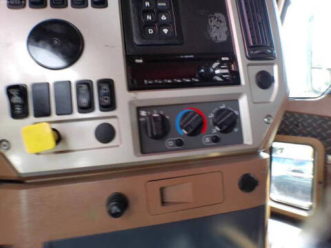 2016 Mack Granite