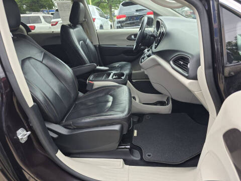 2017 Chrysler Pacifica Touring Plus