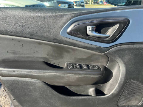2016 Chrysler 200 S