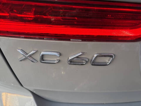 2025 Volvo XC60 B5 Plus Dark Theme