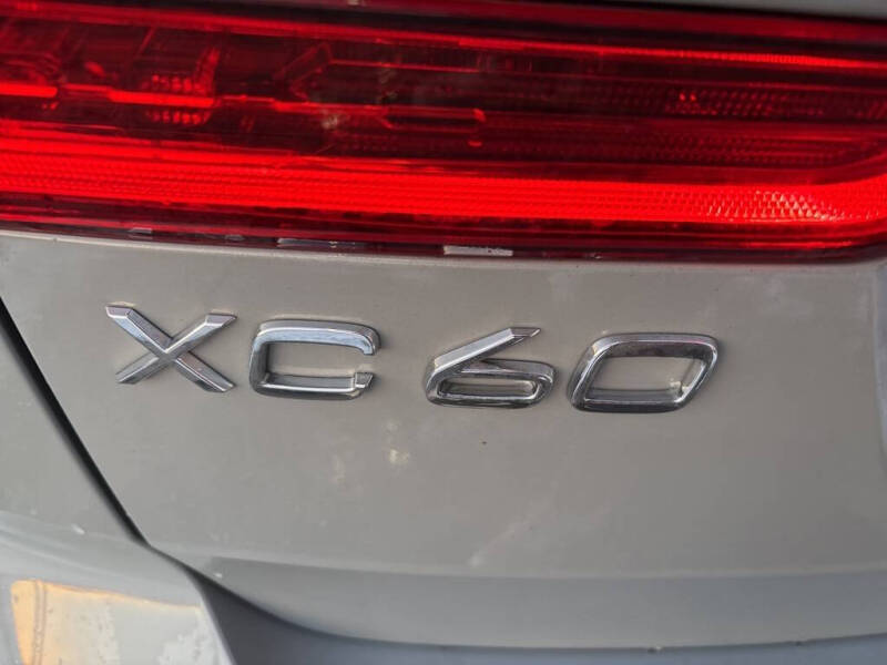 2025 Volvo XC60 B5 Plus Dark Theme