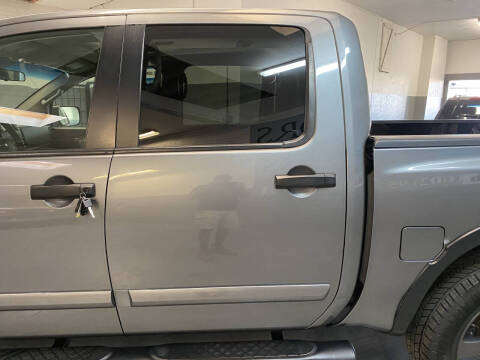 2015 Nissan Titan SV