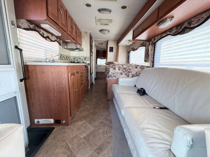 2006 Ford E-Series E-450 SD