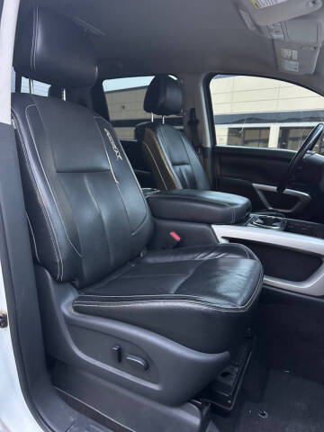 2018 Nissan Titan SV