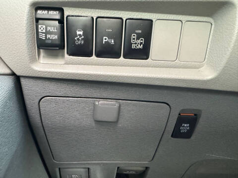 2016 Toyota Sienna XLE 8-Passenger