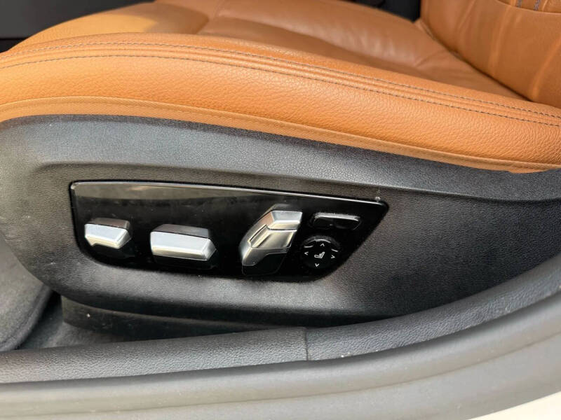 2019 BMW 5 Series 530i